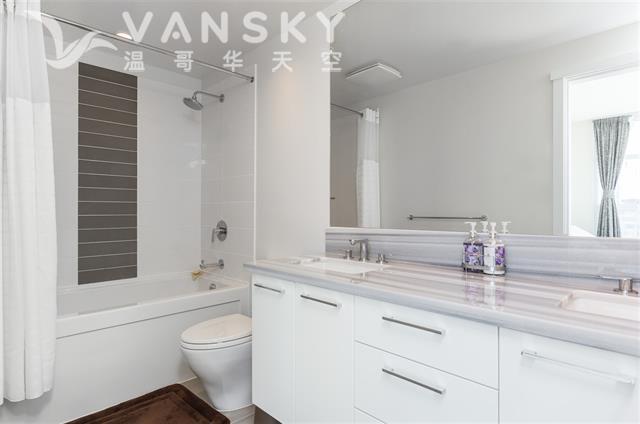 250625123410_Washroom master.jpg